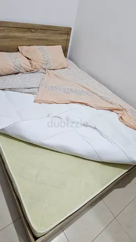 Comfortable Queen Size Bed with Mattress