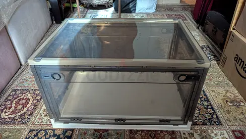 Foldable storage box