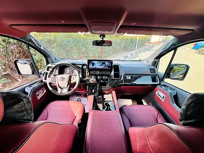 2025 Toyota HIACE 照片 2
