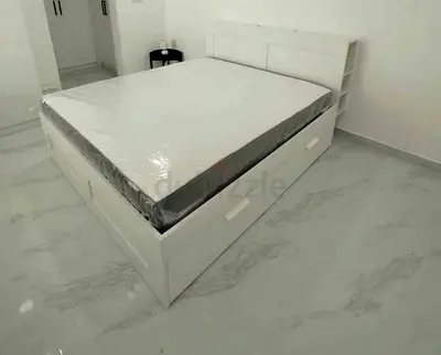 IKEA brimness king size bed with 4 storage drawers underneath and with  IKEA mattress