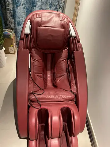 ISUKOSHI ROYAL UFO. Japanese Luxurious Massage Chair for Relaxation.