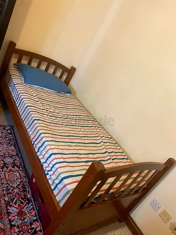 Bed for sale with excellent condition 90x190
