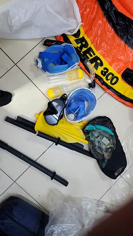 Intex Explorer 300 Inflatable Boat - Perfect for Adventure!