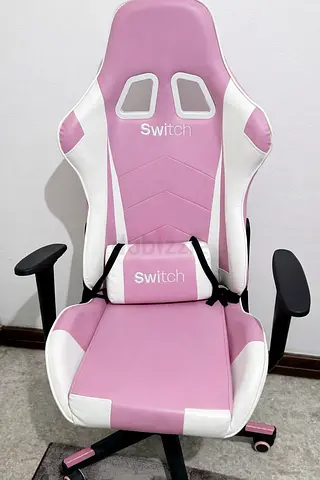 Stylish and Comfy Gaming Chair in Pink