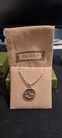 Stylish Gucci Silver Necklace with Box