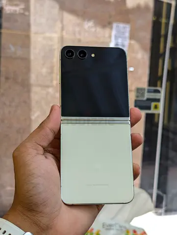 Samsung Z Flip5 256GB