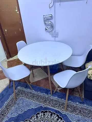 Dining table with 4 chair