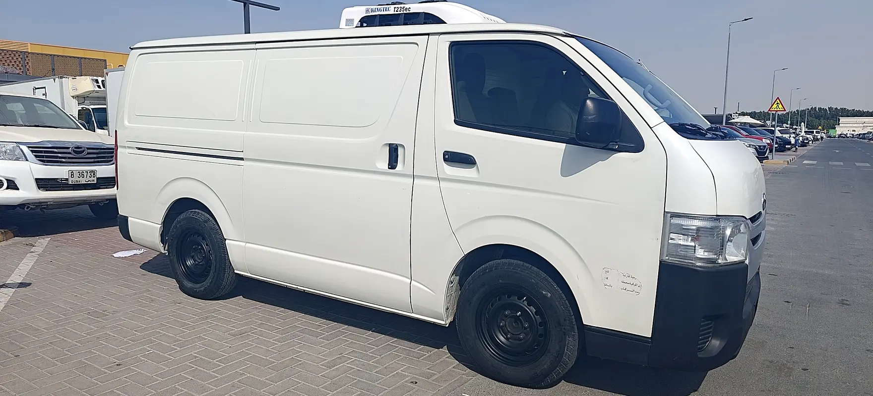Toyota Hiace 2021 — photo 1 of 8