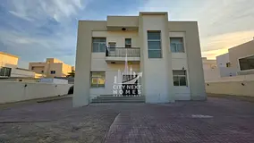 CLASSIC DESIGN 5BR VILLA FOR RENT IN AL MIZHAR 2