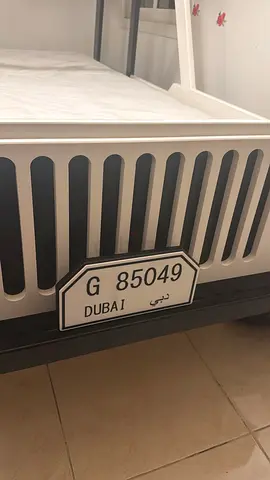 Stylish Baby Crib in Excellent Condition