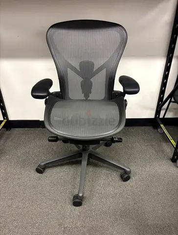 Herman Miller Aaron chair remastered size B for sell