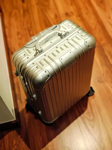Suitcase aluminum