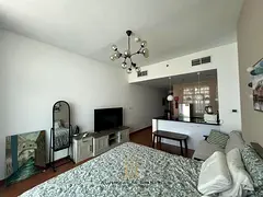 Fully Furnished ST/ Huge Layout / Balcony / Vacant