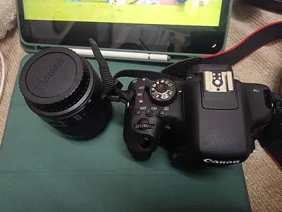 Canon 750D Camera with Lens