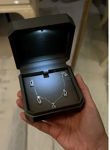 MOVE UNO PAVE DROP PENDANT CHOKER