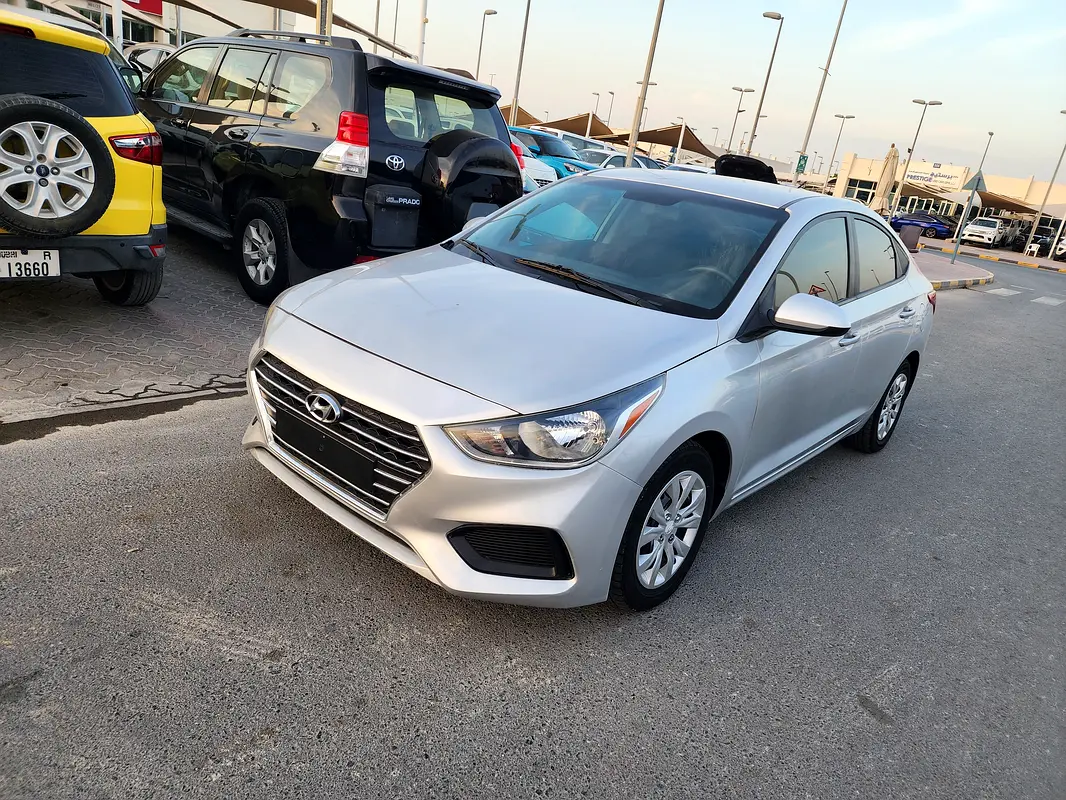 Hyundai Accent 2021 — photo 1 of 15