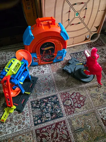 Exciting Hotwheels Action Playset in Brandnew Condition. AED 365 for All. Free Delivery!