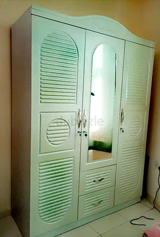 خزانه ملابس للبيع