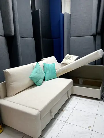 Stylish Storage Sofa with Cushions