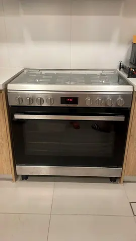 Bosch full gas cooker same like new condition perfect working