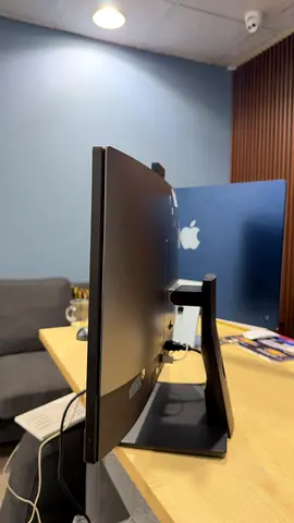 DELL 7470 i5 8TH generation 8GB RAM 256M2 SSD TOUCH 24inch