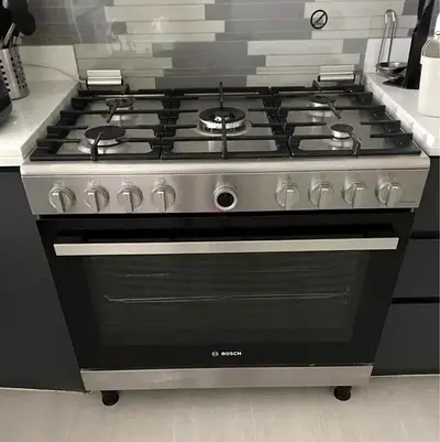 Bosch Gas Cooking range 90x60cm 5 barner With Oven Fan
