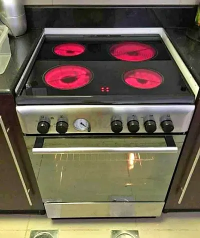 Ariston electric ceramic cooking range 60/60 size Efficient Glass Top Cooking Range with Oven, deliv