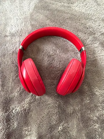 Red Beats Studio 3 wireless