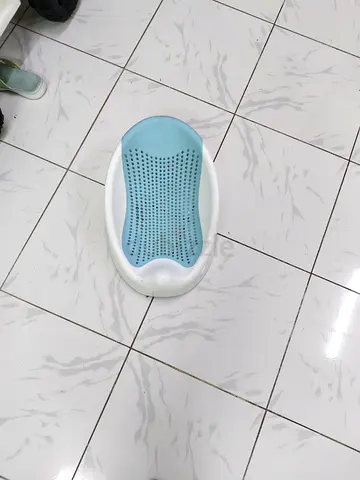 Baby Bath Tub - Comfortable and Safe for Little Ones