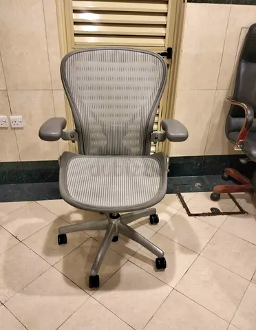 Herman Miller Aeron Chair Size B Fully Loaded Posture Fit