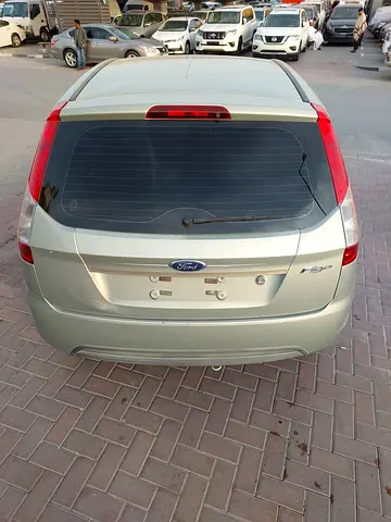 2014 FORD FIGO 照片 8