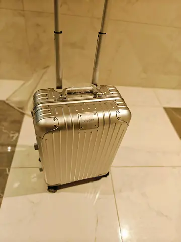 Suitcase aluminum
