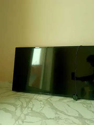 TV 32” Working – Broken Screen – 60 AED Only   32” TV for sale – fully working Screen is broken but