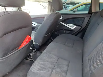 2014 FORD FIGO 照片 18