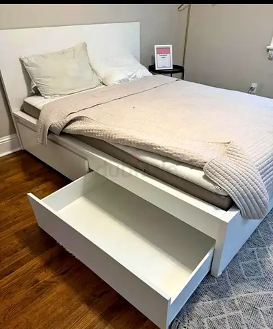 Ikea double bed 140×200 bed with mattress available in perfect condition
