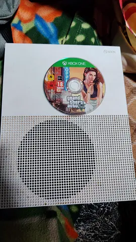 Xbox one S 1Tb, no controller, Gta V DVD, disk version, preloaded games