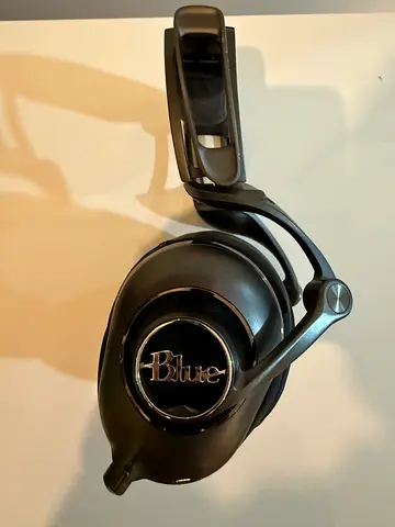 Blue Microphones Mo-Fi / Mix-Fi Powered High-Fidelity Headphones With Integrated Amp