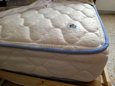 120 x 200 matress still under warranty.