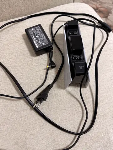 PS5 charger station محطة شحن اذرع تحكم بلايستيشن ٥