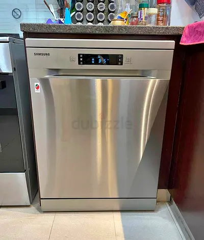 Samsung dishwasher 2rick latest model very good condition