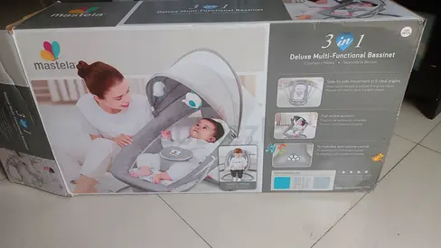 3-in-1 Deluxe Multi-Functional Bassinet, baby swing 3-15kg capacity in excellent condition