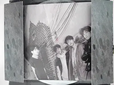 Kpop album Title: [FULL SET] DAY6 2nd Full Album Moonrise (Gold/Silver Moon Ver.)