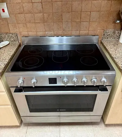 Bosch electric ceramic cooking range New Latest Model 90cm series8 almost new