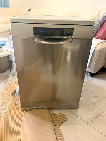 Bosch latest model series 8 3 rack dishwasher perfect dry freestanding 14 place settings inside ligh