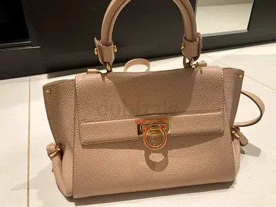 salvatore ferragamo gancini bag pink beige