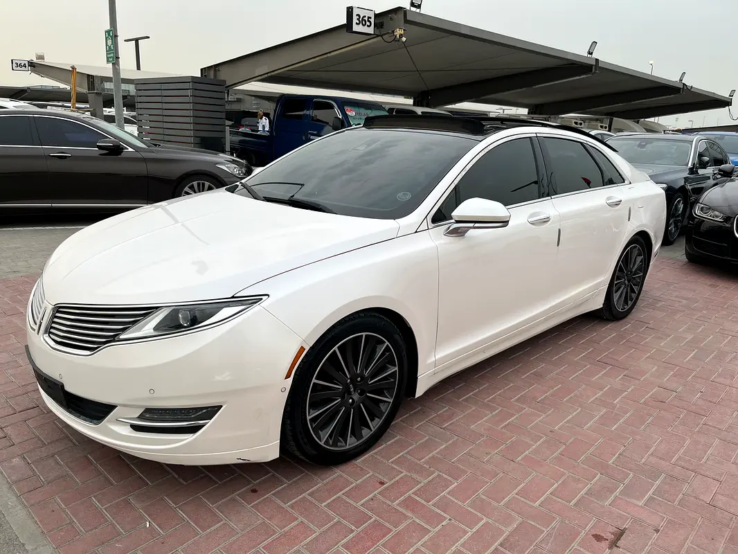Lincoln MKZ 2015 — photo 1 of 14
