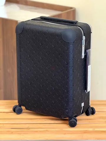 Louis Vuitton luggage cabin size