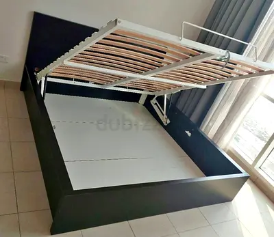 IKEA hydraulic king‑size bed (180 × 200 cm) with  IKEA mattress