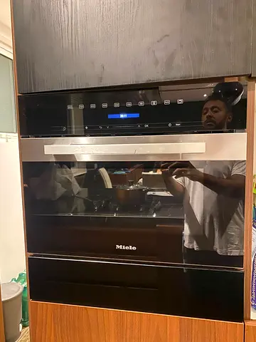 Miele Built-In microwave with warming plate