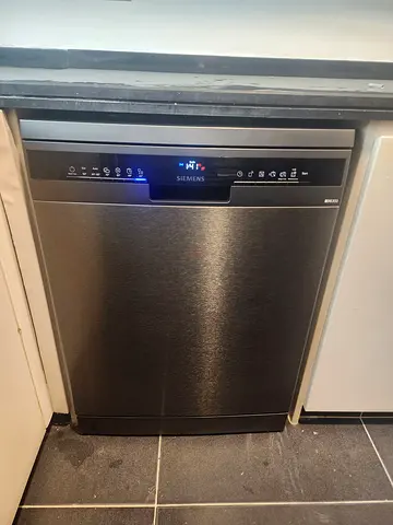 Siemens Meta black dishwasher freestanding Three racks